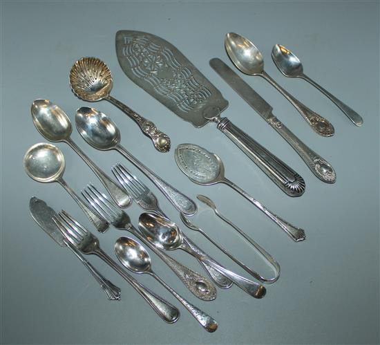 Sundry cutlery and spoons (16)